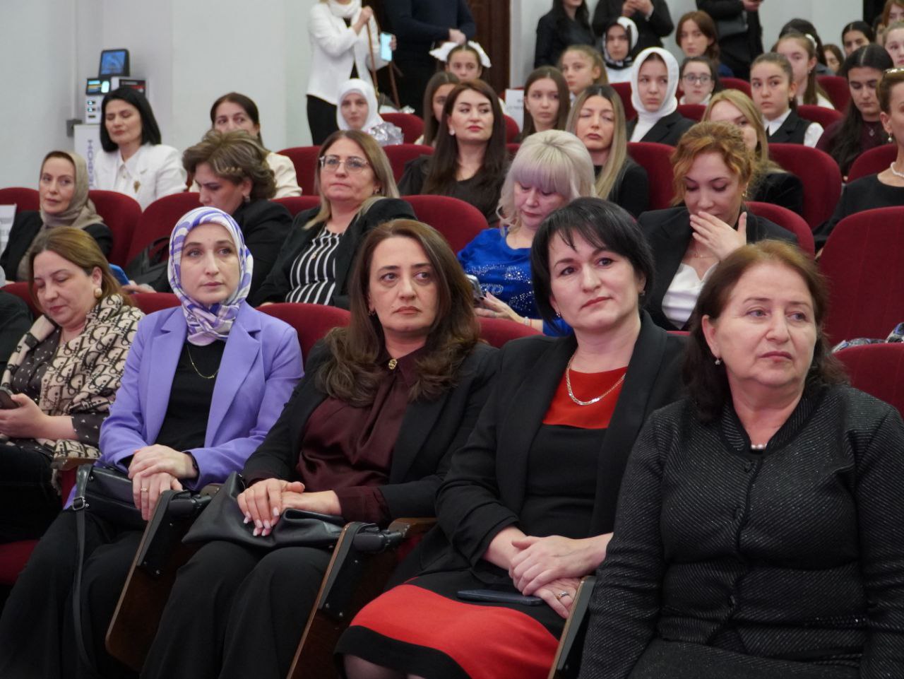 Победителей и призёров республиканских профессиональных конкурсов отметили в Истпарке